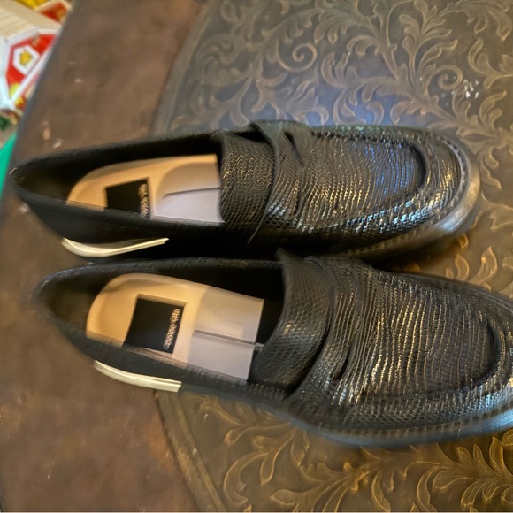Black Textured platform Women's Loafers (don’t know size assuming 6 or 6 /2) - Picture 3 of 12